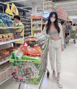 Athleisure Fashion Faux Pas: Navigating the Boundaries of Activewear in Public - image 1