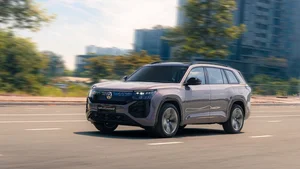 Volkswagen Teramont Pro: SUV 7 Chỗ Cao Cấp Chính Thức Ra Mắt Tại Việt Nam Với Giá Từ 2,8 Tỷ Đồng - image 0