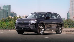 Volkswagen Teramont Pro: SUV 7 Chỗ Cao Cấp Chính Thức Ra Mắt Tại Việt Nam Với Giá Từ 2,8 Tỷ Đồng - image 11