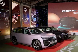 Volkswagen Teramont Pro: SUV 7 Chỗ Cao Cấp Chính Thức Ra Mắt Tại Việt Nam Với Giá Từ 2,8 Tỷ Đồng - image 17