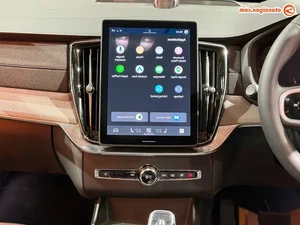 Luxury SUV Volvo XC90 2026 Launched in Vietnam with Competitive Pricing - image 10