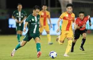 Cong Phuong Makes a Stunning Debut Goal in First Division Match - image 6