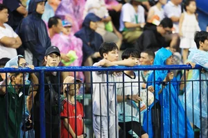 Cong Phuong Makes a Stunning Debut Goal in First Division Match - image 3