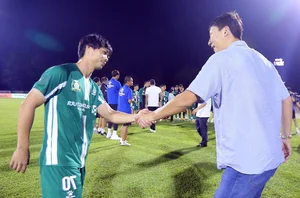 Cong Phuong Makes a Stunning Debut Goal in First Division Match - image 0