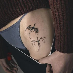 Delicate Intimate Tattoos for Women: Elegant and Seductive Design Ideas - image 11