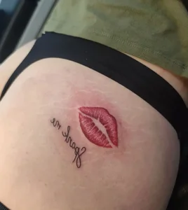 Delicate Intimate Tattoos for Women: Elegant and Seductive Design Ideas - image 35