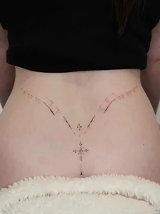 Delicate Intimate Tattoos for Women: Elegant and Seductive Design Ideas - image 4