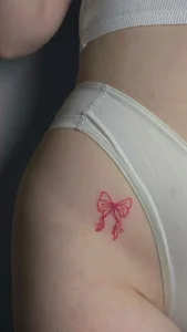 Delicate Intimate Tattoos for Women: Elegant and Seductive Design Ideas - image 17