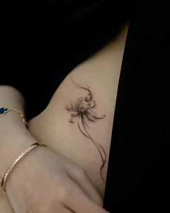 Delicate Intimate Tattoos for Women: Elegant and Seductive Design Ideas - image 38
