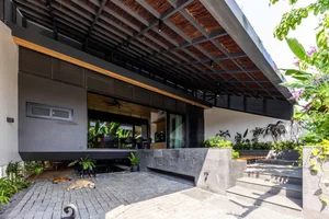 Modern Thatch Roof Villa in Ho Chi Minh City: A Fusion of Tradition and Luxury - image 9