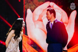 My Tam and Den Vau Collaborate for an Epic 'Hoa Xuan Ca' Performance - image 0