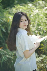 Stunning Portrait Photography of Xiao Wan in YiTuYu Art Language Vol.9292: Aesthetic School-Inspired Senior Sister Concept - image 1