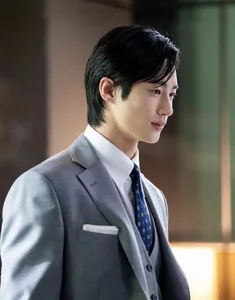 Byeon Woo Seok Biography: The Versatile Rising K-Drama Star - image 4