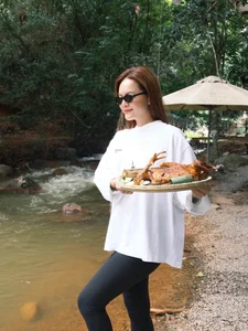 Vietnamese Stars Social Media Highlights: Bao Thy Meets Erling Haaland? - image 50