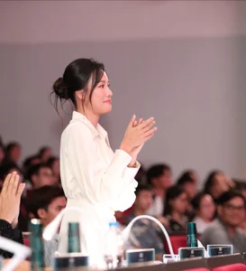 Vietnamese Stars Social Media Highlights: Bao Thy Meets Erling Haaland? - image 26