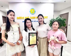 Vietnamese Stars Social Media Highlights: Bao Thy Meets Erling Haaland? - image 5