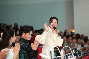 Vietnamese Stars Social Media Highlights: Bao Thy Meets Erling Haaland? - image 35