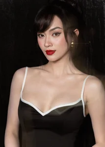 Unfiltered Beauty: A Close-Up Look at Model Vu Thuy Quynh - image 1