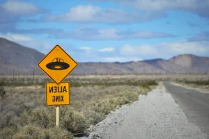 Decoding the Mysterious Encounters Between UFOs and Trains Throughout History - image 3