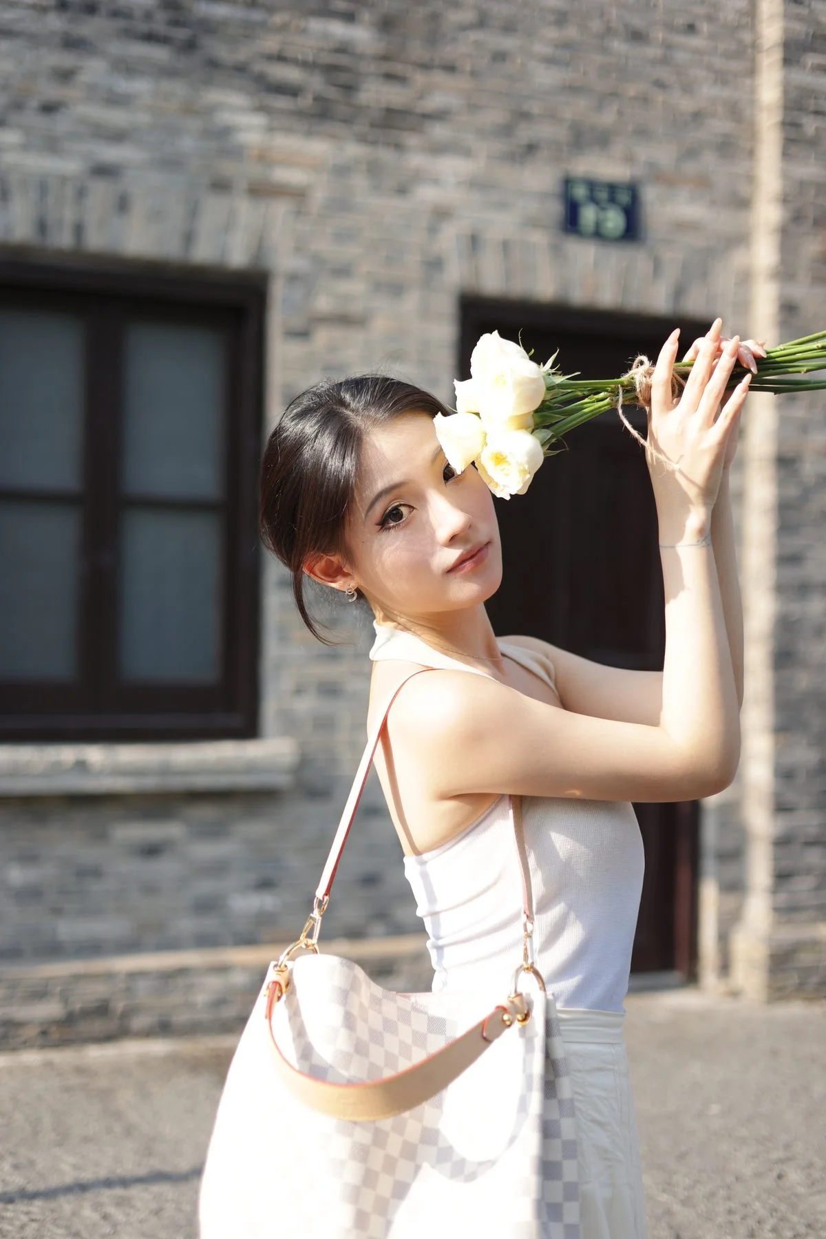 Artistic Expression in Photography: YiTuYu Art Language Vol.5686 with Wu Rui