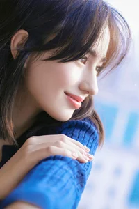 The Captivating Beauty of the 21-Year-Old Star from 'Ip Man' - image 9