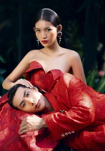 Vibrant Spring Fashion: Designers Vũ Ngọc and Son Unveil Colorful Collection with Hữu Long and Tú Anh - image 3