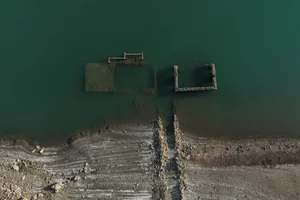 The Mystery of the Sunken Village Reemerging After 45 Years Underwater - image 3