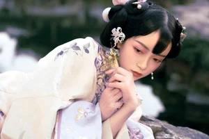 YiTuYu Art Language Vol.9846: Comprehensive 24P Gallery of He Li Han - image 12