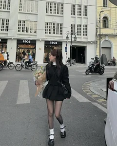 Elegant and Chic Ways to Style Pantyhose for Modern Fashion - image 11