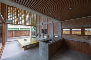Urban Oasis: A Traditional Country House Design in the Heart of the City - image 1