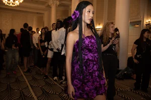 Quynh Anh Shyn Shines as Vedette for Designer Tran Hung at London Fashion Week - image 2