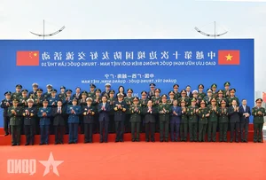 Vietnam and China Strengthen Bilateral Ties Through Border Defense Friendly Exchange - image 9