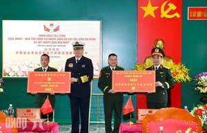 Vietnam and China Strengthen Bilateral Ties Through Border Defense Friendly Exchange - image 4