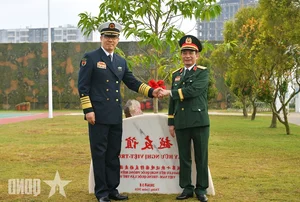 Vietnam and China Strengthen Bilateral Ties Through Border Defense Friendly Exchange - image 8