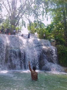 Escape the Summer Heat at the Refreshing Trang Waterfall in Hoa Binh - image 9