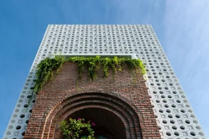 Breeze Block Facades: Modern Townhouse Design for Natural Light and Air - image 0