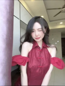 Beautiful Female Streamer Struggles with Unexpected Fan Pranks - image 4