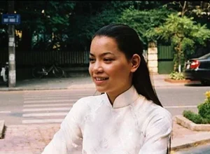 From Banker's Daughter to Top Vietnamese Celebrity Living in a 30 Billion VND Mansion - image 11
