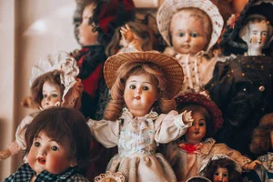 Unveiling the World's Strangest Phobias: From Fear of Long Words to Bananas - image 2
