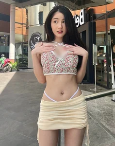 Bold Street Style Fashion: Viral Influencer Turns Heads with Daring Outfits - image 4