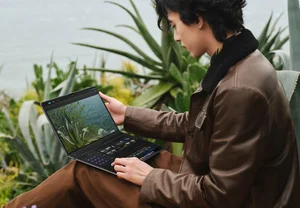 Huawei Foldable Screen Laptop: A Stunning Look at the Future of Flexible Displays - image 7