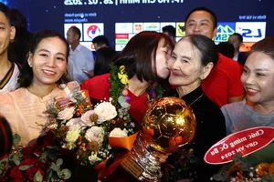 Golden Ball 2024: Thuy Trang's Emotional Tribute to Her Mother - image 10