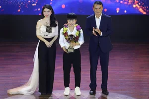 Golden Ball 2024: Thuy Trang's Emotional Tribute to Her Mother - image 6