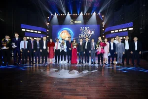 Golden Ball 2024: Thuy Trang's Emotional Tribute to Her Mother - image 5
