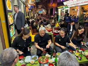 Tech Billionaires and Street Food: Why Global Elites Love Vietnam's Local Cuisine - image 5