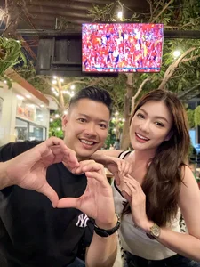 Vietnamese Celebrities React with Joy to ASEAN Cup 2024 Championship Win - image 5
