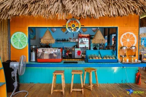 Hawaii Beach Style Cafe in Hanoi with Stunning Red River Views - image 9