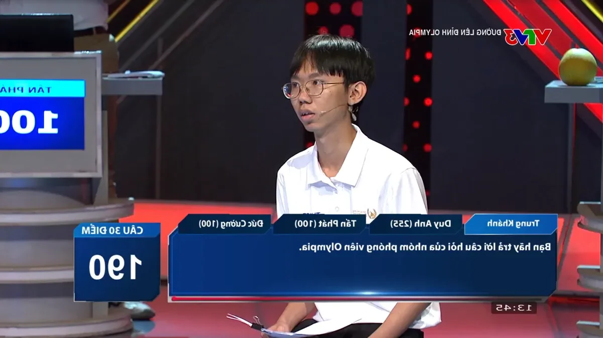 Hanoi Student Triumphs in Road to Mount Olympia Competition