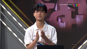 Hanoi Student Triumphs in Road to Mount Olympia Competition - image 9