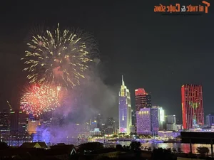 A Stunning Visual Tribute: Fireworks Light Up the Sky for the Grand April 30th Celebration - image 8